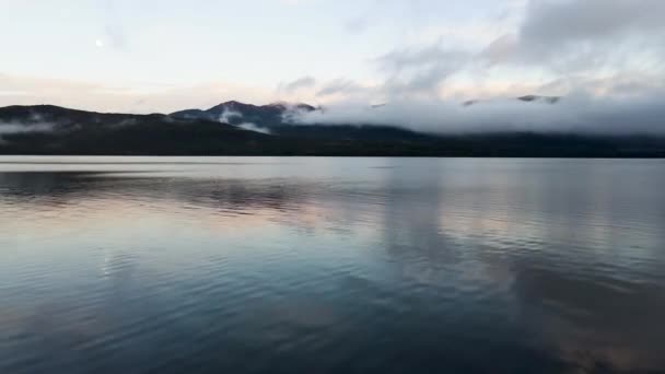 Aerial Drone Shot Beautiful Reflecting Lake Sunset New Zealand Flying — Vídeos de Stock