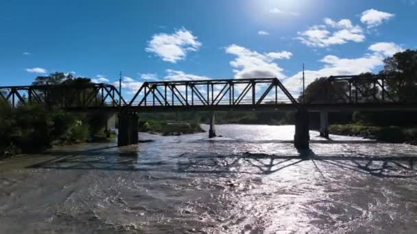 Fly Steel Rail Bridge Flooded Rangitkei New Zealand — стокове відео