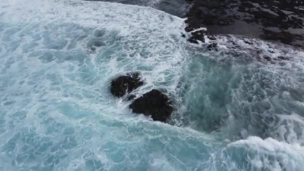 Shooting Magnificent Intense Sea Waves Emerald Green Color Drone — Stock Video