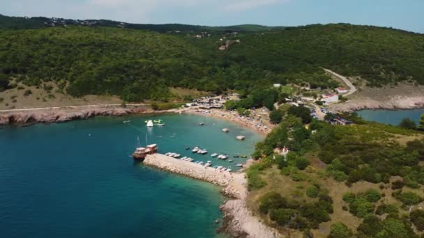 Aerial View Packed Risika Beach Krk Island Croatia Pirate Ship — 비디오