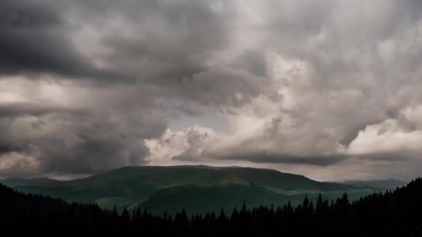 大风暴来临前的山景 — 图库视频影像