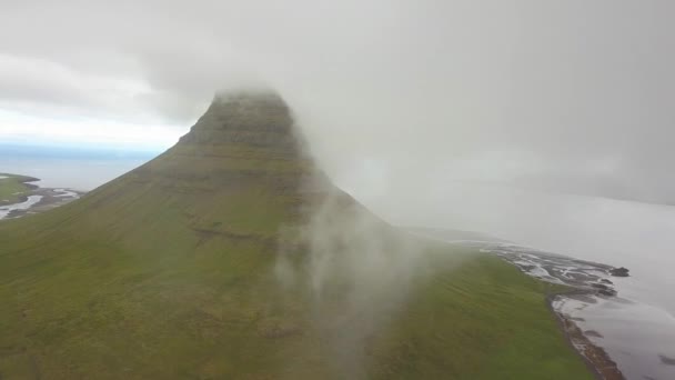 Aerial Truck Left Famous Kirkjufell Verdant Mountain Covered Clouds Sea — Stockvideo