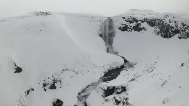 Water Flowing Svodufoss Waterfall Winter Iceland Aerial Tilt Forward — Stockvideo