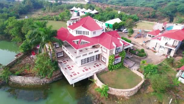 Rotating Aerial Drone View Luxurious Holiday Cottage Relax Enjoy Swimming — Video Stock