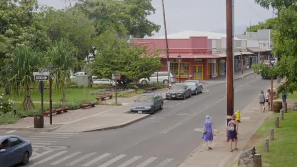 High Angle Shot Locals Walking Sidewalk Side Road Daytime — Stok video