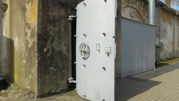 Steel Door Concrete Bomb Shelter Hide Civil People Underground Apocalypse — Stockvideo