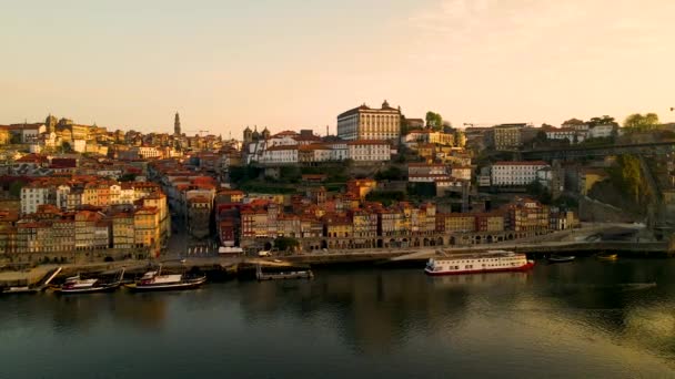 葡萄牙里贝拉区都罗河畔波尔图市 空中射击 — 图库视频影像
