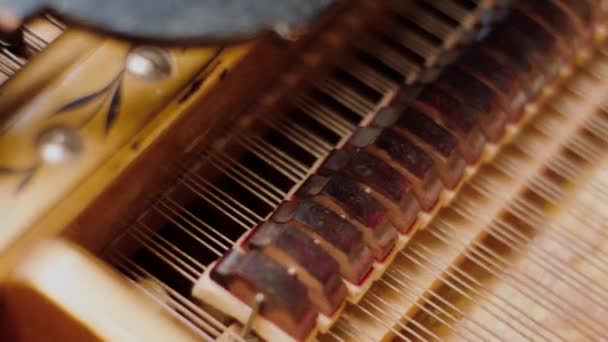 Dusty Old Moving Hammers Grand Piano — Vídeo de stock