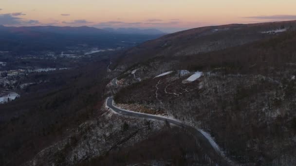 Aerial Drone Footage Beautiful Snowy Scenic Highway Appalachian Mountains Winter — 비디오