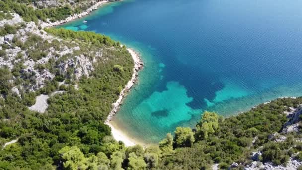 Aerial Drone View Pan Revealing Turquoise Crystal Clear Adriatic Sea — Stock videók