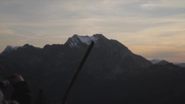 山の上の男 — ストック動画