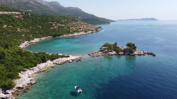 Aerial Drone View Boat Sailing Adriatic Sea Coast Dalmatia Croatia — 비디오