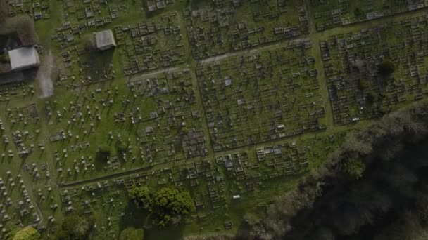 Old Church Graveyard Birds Eye View Aerial Overhead Winter Spring — Vídeos de Stock