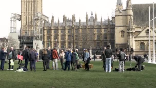 Gente Los Equipos Cámaras Preparan Parlamento Square Garden Marzo 2022 — Vídeos de Stock