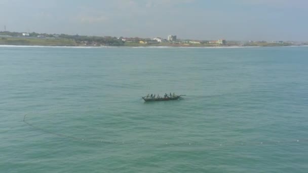 加纳海上渔民撒网 — 图库视频影像
