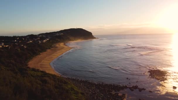 Paisagem Panela Aérea Drones Disparada Mata Sobre Forresters Beach Pacific — Vídeo de Stock