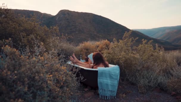 Woman Bathtub Reading Book Middle Nature — Vídeo de stock