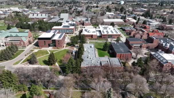 Cinematic Aerial Drone Trucking Shot Central Washington University Campus City — Stockvideo