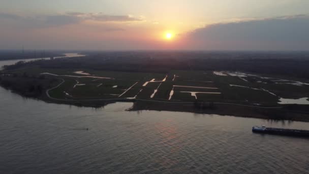 Barcaças Industriais Atracadas Cais Local Rio Scheldt Vista Aérea — Vídeo de Stock