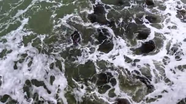 Static Shot Waves Rocks Ocean Water — Stock Video