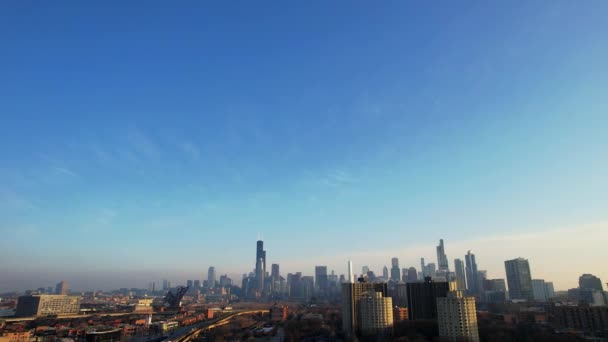 Flygdrönare Staden Chicago Skyline Morning Sun Och Blue Sky — Stockvideo