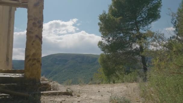 Camera Pans Reveal Entrance Old Abandoned Spanish House Small Village — Stockvideo