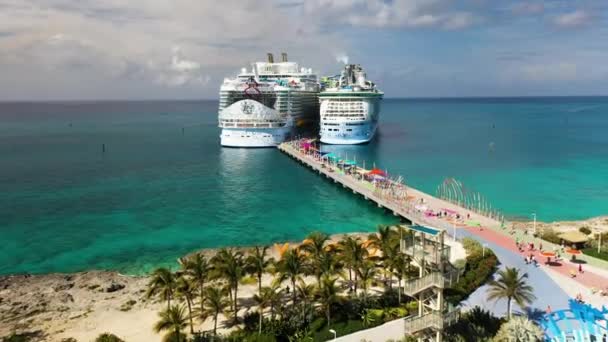 Vue Aérienne Large Île Cococay Avec Des Toboggans Eau Volant — Video