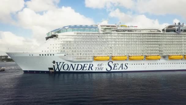 Drone Shot Wonder Seas Royal Caribbean Cruise Ship Docked Rotating — Stockvideo