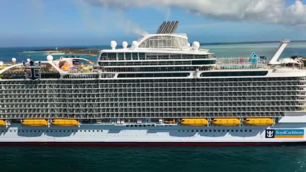 Drone Shot Wonder Seas Royal Caribbean Cruise Ship Dock Panning — Stockvideo