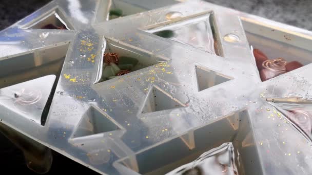 Soplar Antorcha Orgone Meditación Cristal Piedra Preciosa Resina Pirámide Molde — Vídeos de Stock