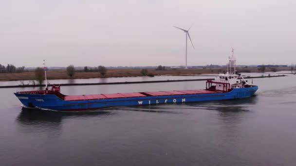 Aerial Tracking Shot Port Side Torpo Cargo Ship Oude Maas — kuvapankkivideo