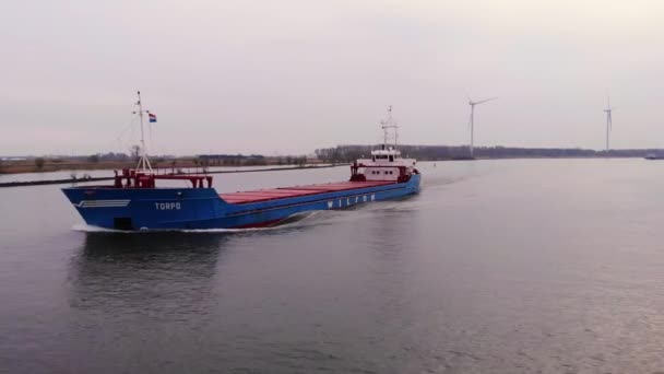Aerial Tracking Shot Torpo Cargo Ship Forward Bow Oude Maas — Vídeos de Stock