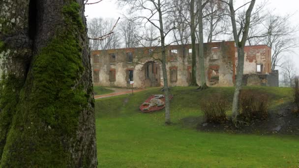 Grobina Medieval Castle Located Grobina Latvia Ruins Overcast Autumn Day — Stockvideo