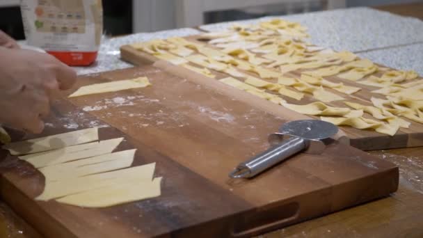 Shaping Faworki Lucidare Ali Pasta Giovedì Grasso Tlusty Czwartek — Video Stock