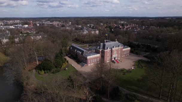 Sideways Aerial Pan Showing Slot Zeist Castle Moated Manor Surrounded — Wideo stockowe