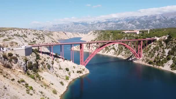 Maslenica Brücke Zadar Kroatien Drohnenaufnahme Eines Wohnmobils Auf Der Berühmten — Stockvideo