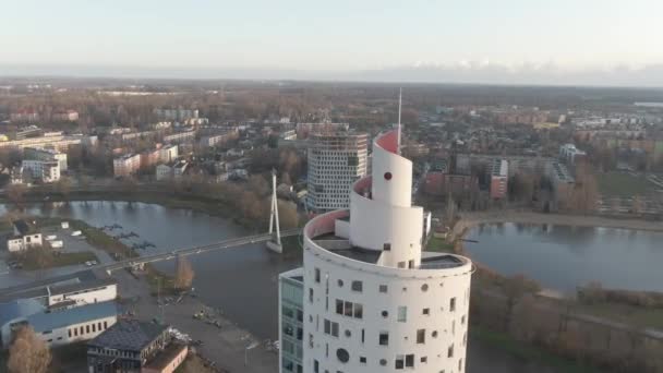 Drohnenschuss Des Zooms Auf Tartus Schneckenturm Tigutorn Sehr Berühmtes Gebäude — Stockvideo