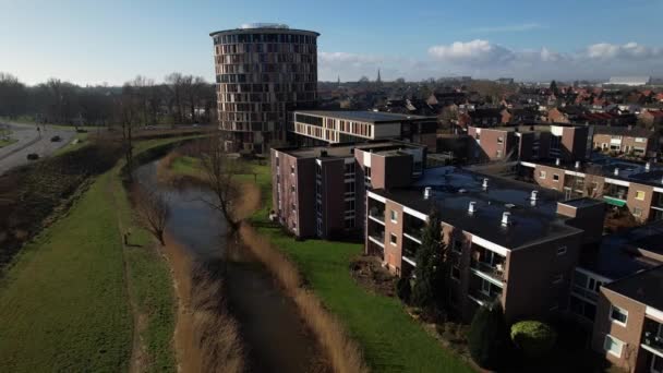 Wieża Budynku Usługowego Mieszkania Dla Osób Starszych Dom Mieszkalny Holenderskim — Wideo stockowe
