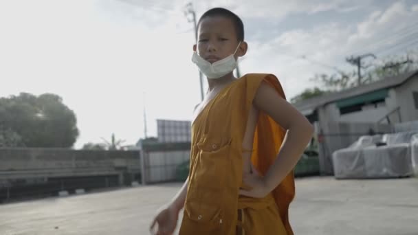 Playful Thai Monks Children Having Fun Rural Bangkok Street Handheld — Video