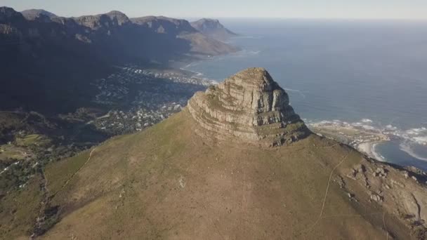 Lion Head Berg Stijgt Hoog Boven Kaapstad Zuid Afrika Antenne — Stockvideo