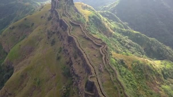 Misty Antenne Verte Zunjar Machi Murs Herbeux Dans Torna Fort — Video