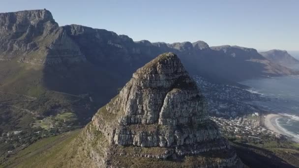Crisp Cape Town Εναέρια Υποχωρήσεις Από Κεφάλι Του Λιονταριού Και — Αρχείο Βίντεο