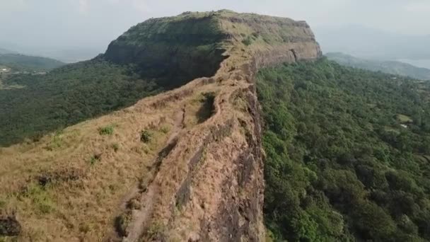 Vinchu Kada Long Finger Historic Fortified Rock Cliff India — стоковое видео