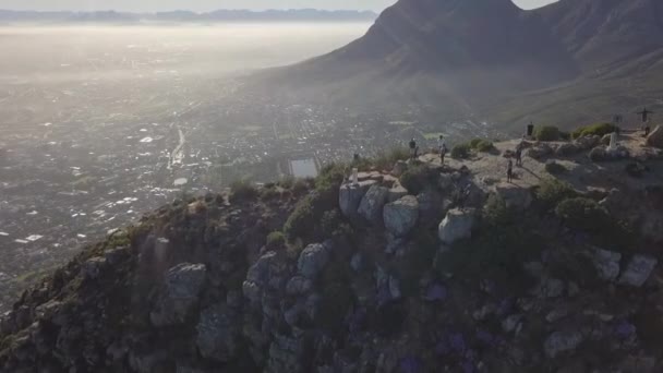 Zonnestralen Lensflare Als Drone Vliegt Lion Head Piek Kaapstad — Stockvideo