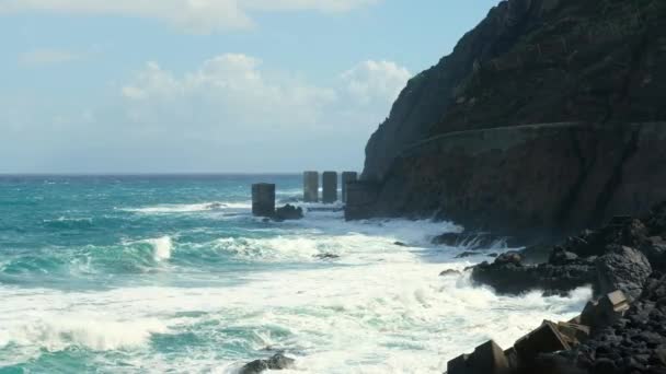 Vagues Frappant Des Rochers Sur Côte Hermigua Sur Côte Gomera — Video