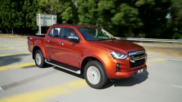 Malaysia Março 2022 4X4 Isuzu Max Pick Caminhão Dirigindo Rápido — Vídeo de Stock