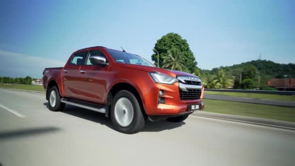 Μαλαισία Μαρτίου 2022 4X4 Isuzu Max Pick Φορτηγό Οδήγηση Γρήγορα — Αρχείο Βίντεο