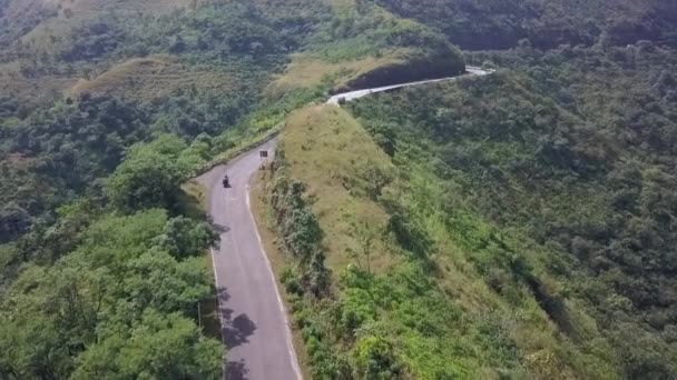 Motortochten Weelderige Jungle Bergkam Weg Bergachtig India — Stockvideo