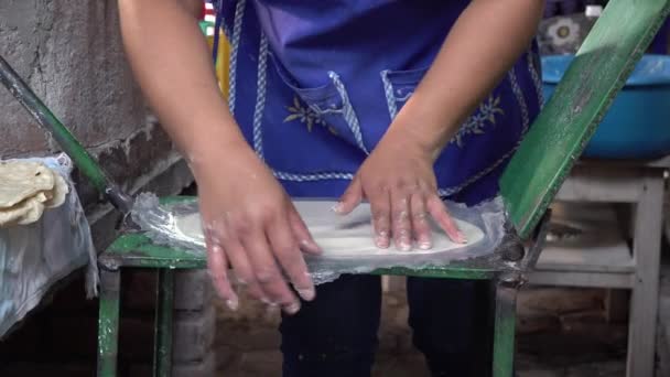 Woman Cooking Giant Tortilla — Stock video