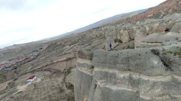 Geniet Van Fpv Uitzicht Cappadociaanse Rotsen Turkije — Stockvideo